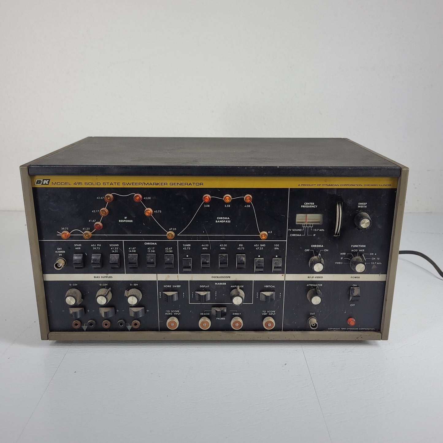B&K Model 415 Solid State Sweep Marker Generator TV Alignment w/ Manual