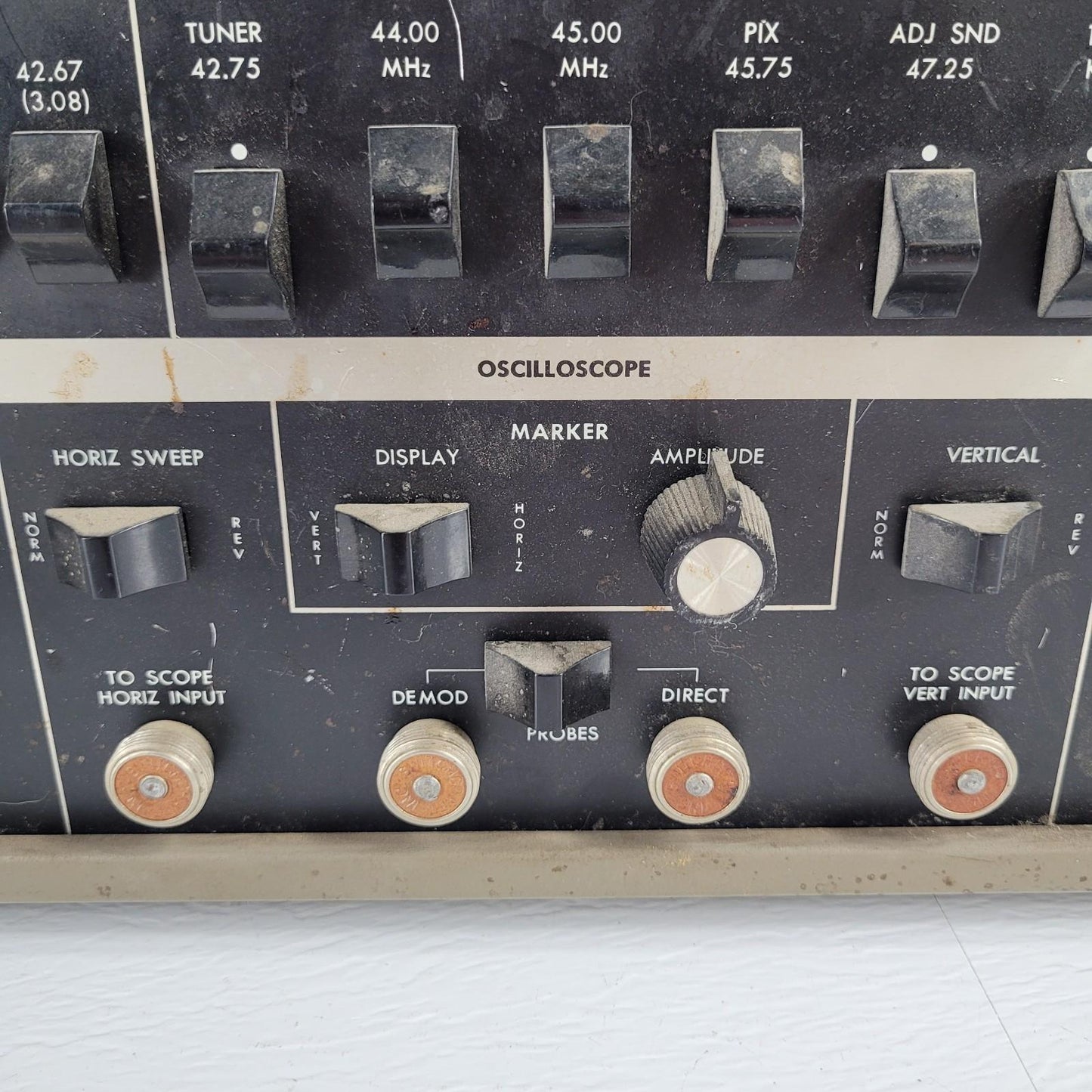 B&K Model 415 Solid State Sweep Marker Generator TV Alignment w/ Manual
