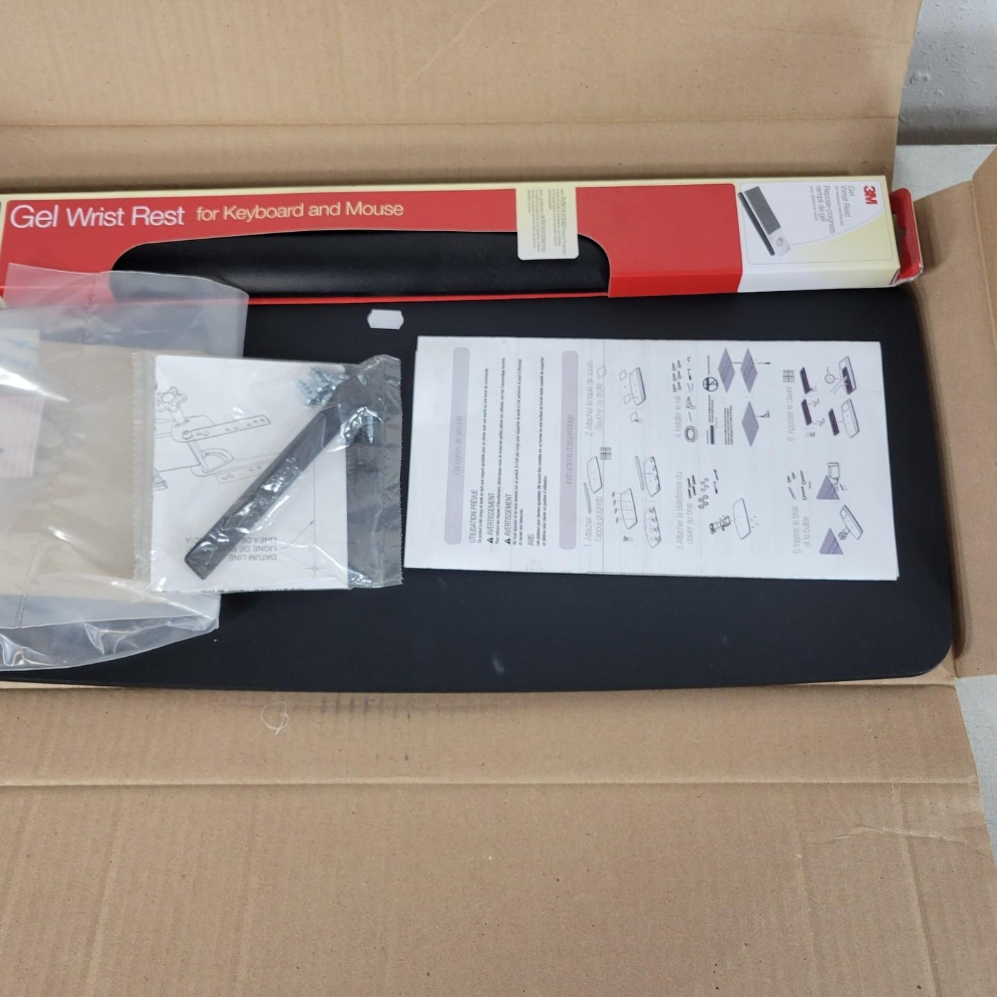 3M KP100LE Adjustable Keyboard Tray 25-1/2" x 12" x 1-1/4" w/ Gel Wrist Rest