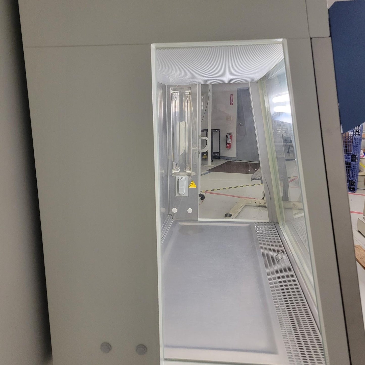 Thermo HERAsafe KS 12 Class II A2 Biological Safety Cabinet 4ft NSF 51027117