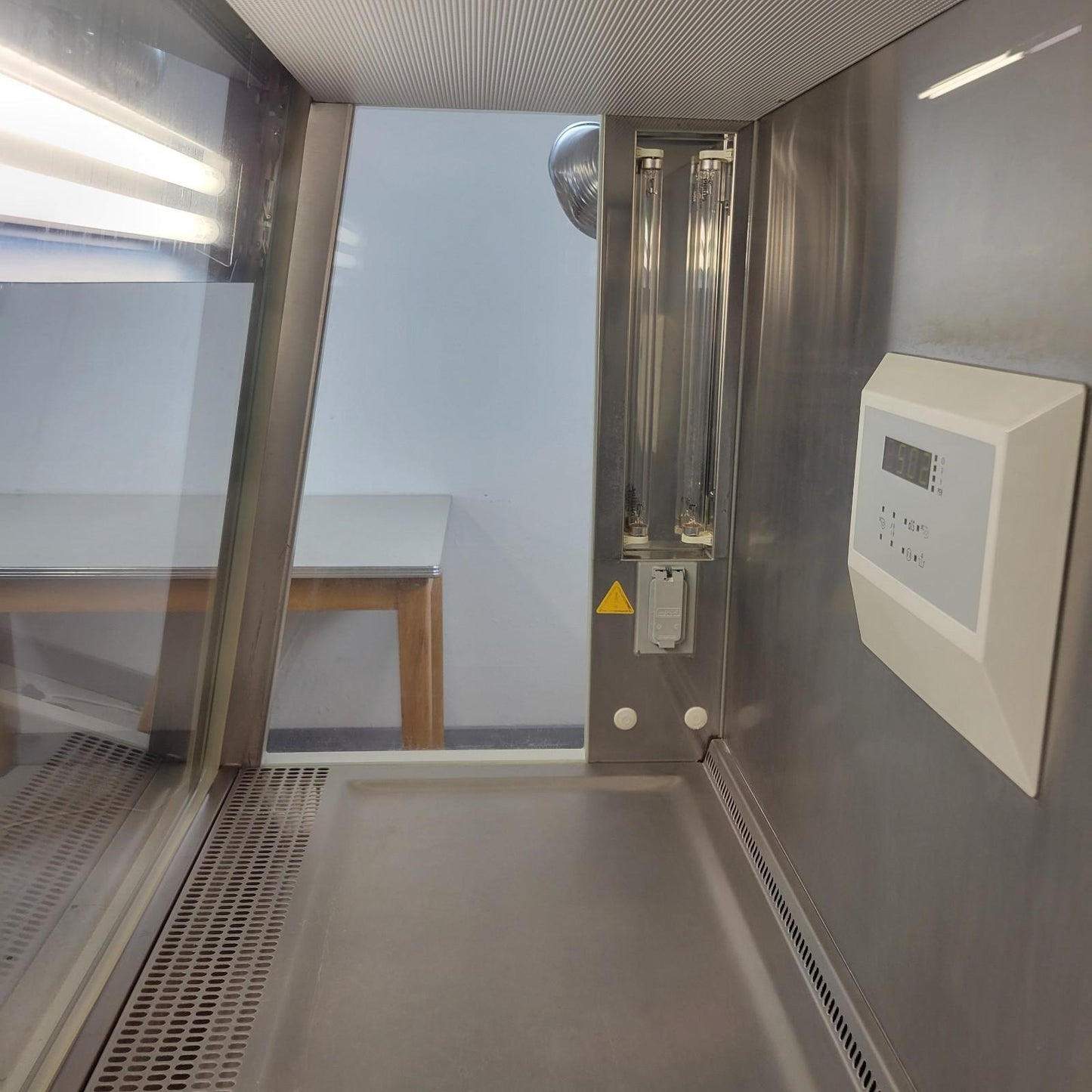 Thermo HERAsafe KS 12 Class II A2 Biological Safety Cabinet 4ft NSF 51027117