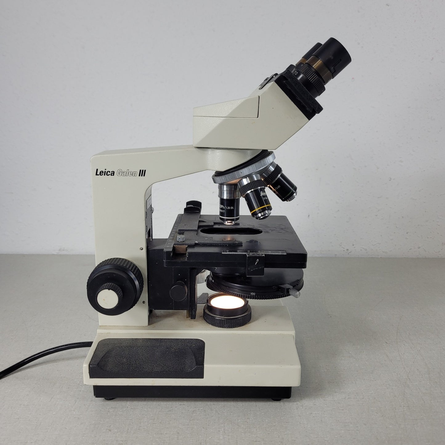 Leica Galen III 317505 Binocular Compound Microscope w/ 4 Objective Lenses