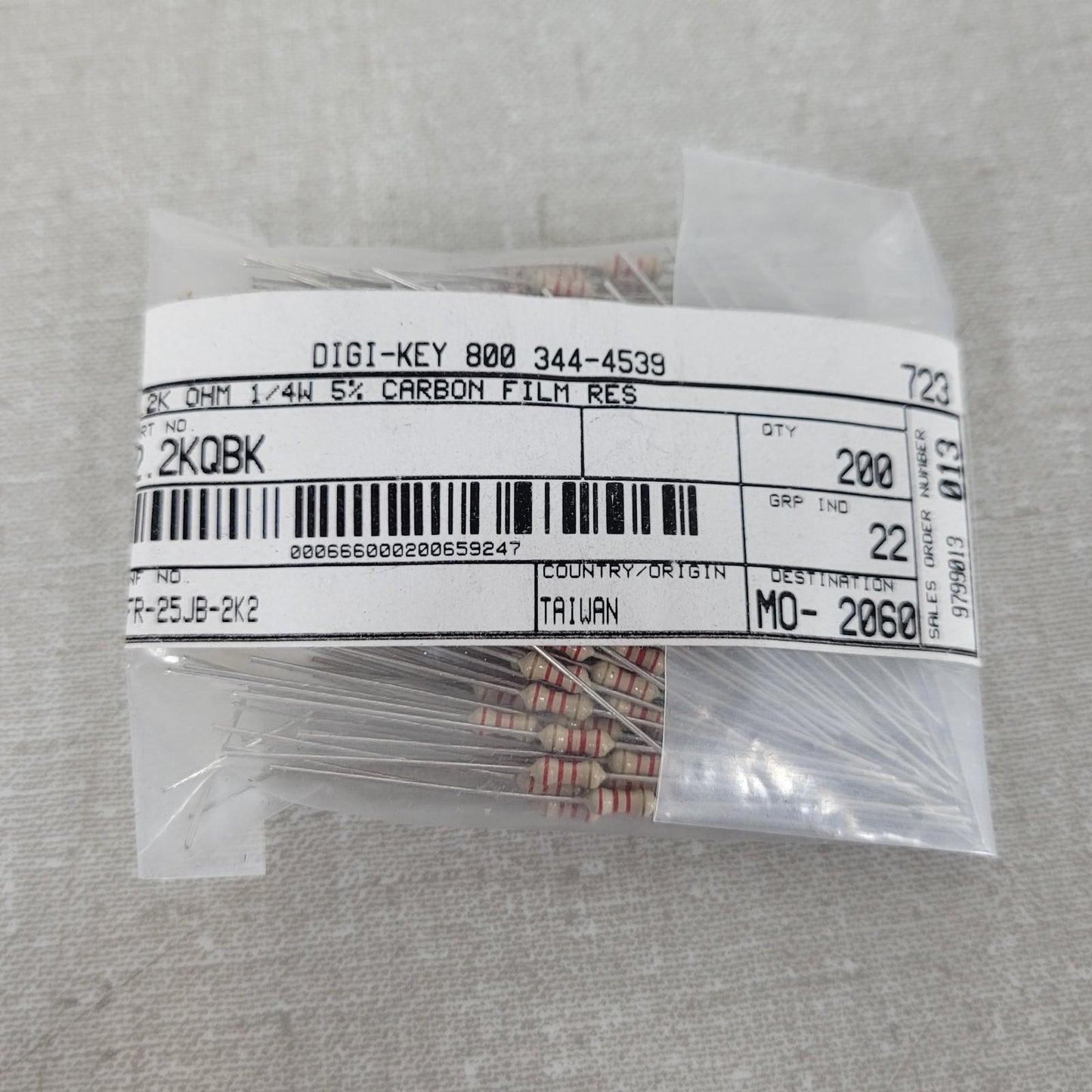 200 Units Yageo 2.2K Ohm Resistors 1/4W Through Hole Carbon Film Bulk Lot