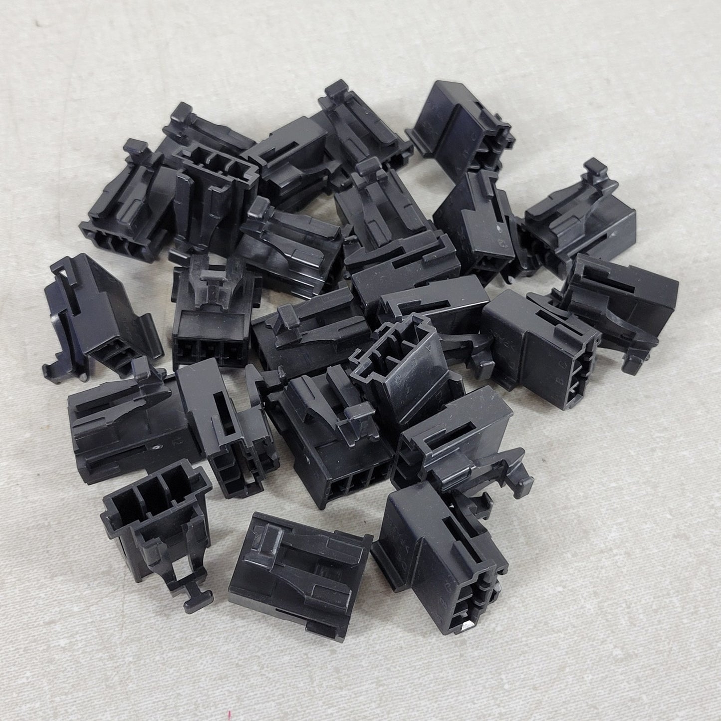 25 Units Aptiv Delphi 12129489-B MetriPack 280 3-Way Female Automotive Connector