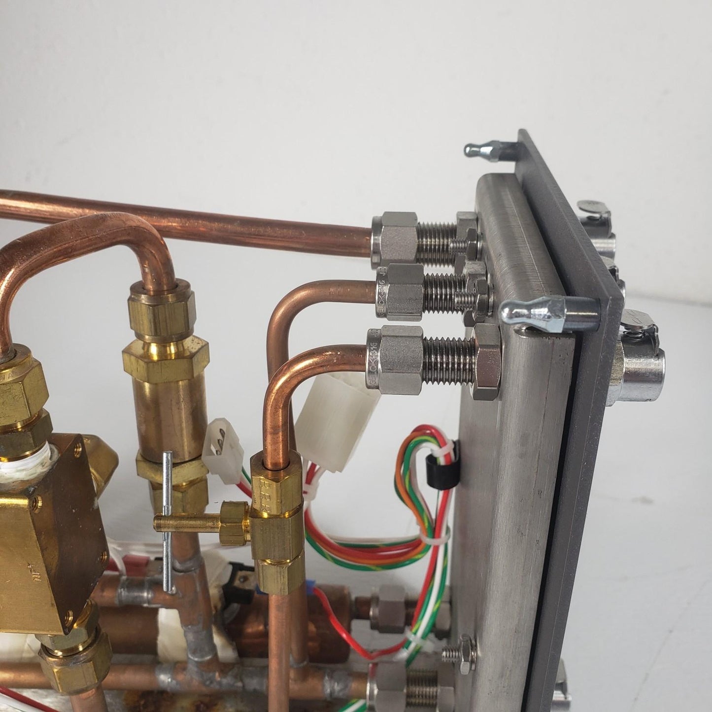 New Brunswick Scientific 310 Temp Control Cabinet For Bioflo Celligen Bioreactor