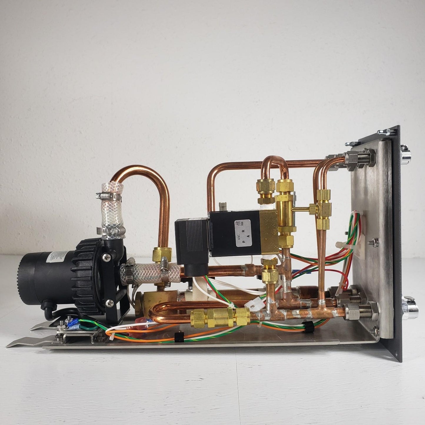 New Brunswick Scientific 310 Temp Control Cabinet For Bioflo Celligen Bioreactor