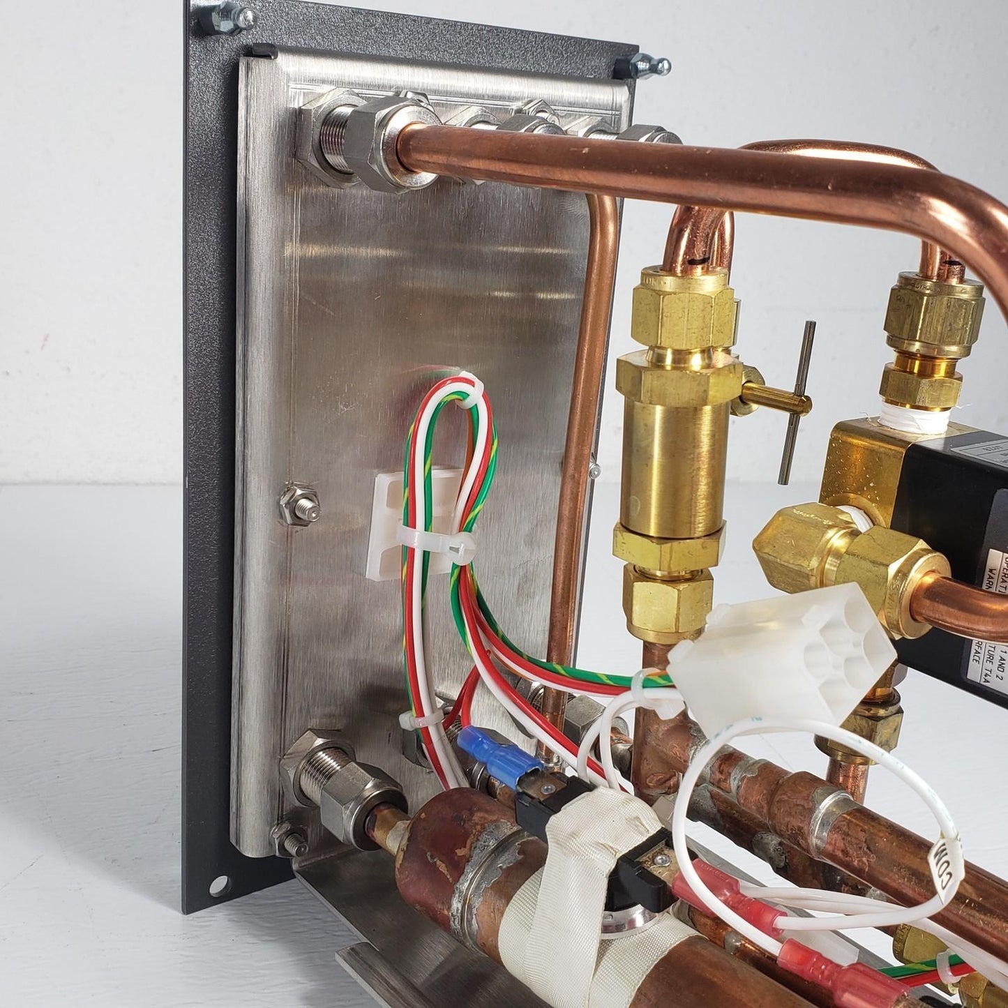 New Brunswick Scientific 310 Temp Control Cabinet For Bioflo Celligen Bioreactor