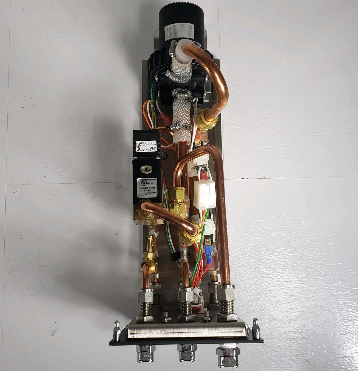 New Brunswick Scientific 310 Temp Control Cabinet For Bioflo Celligen Bioreactor