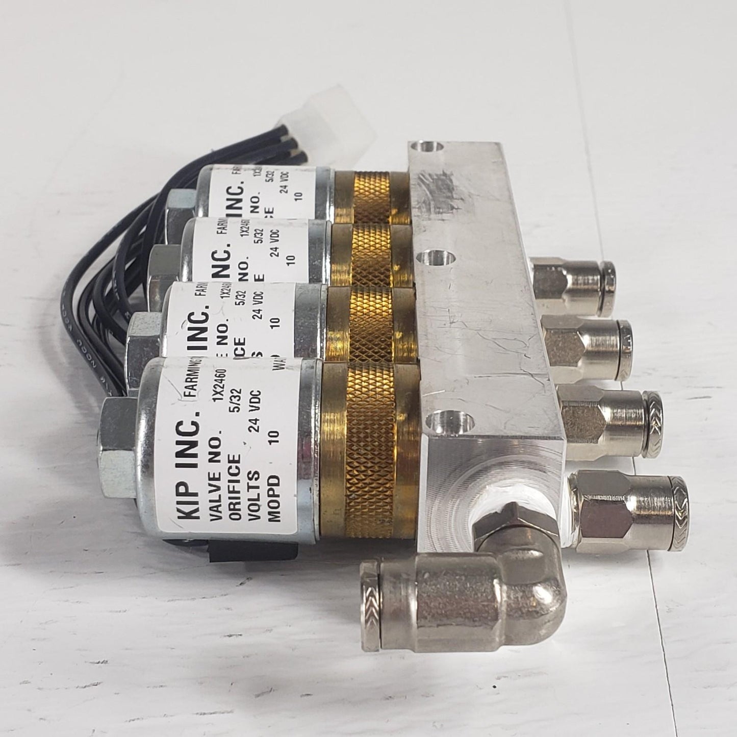 TESTED KIP Norgren 1X2460 4-Station Solenoid Valve Manifold 24VDC 7W 5/32