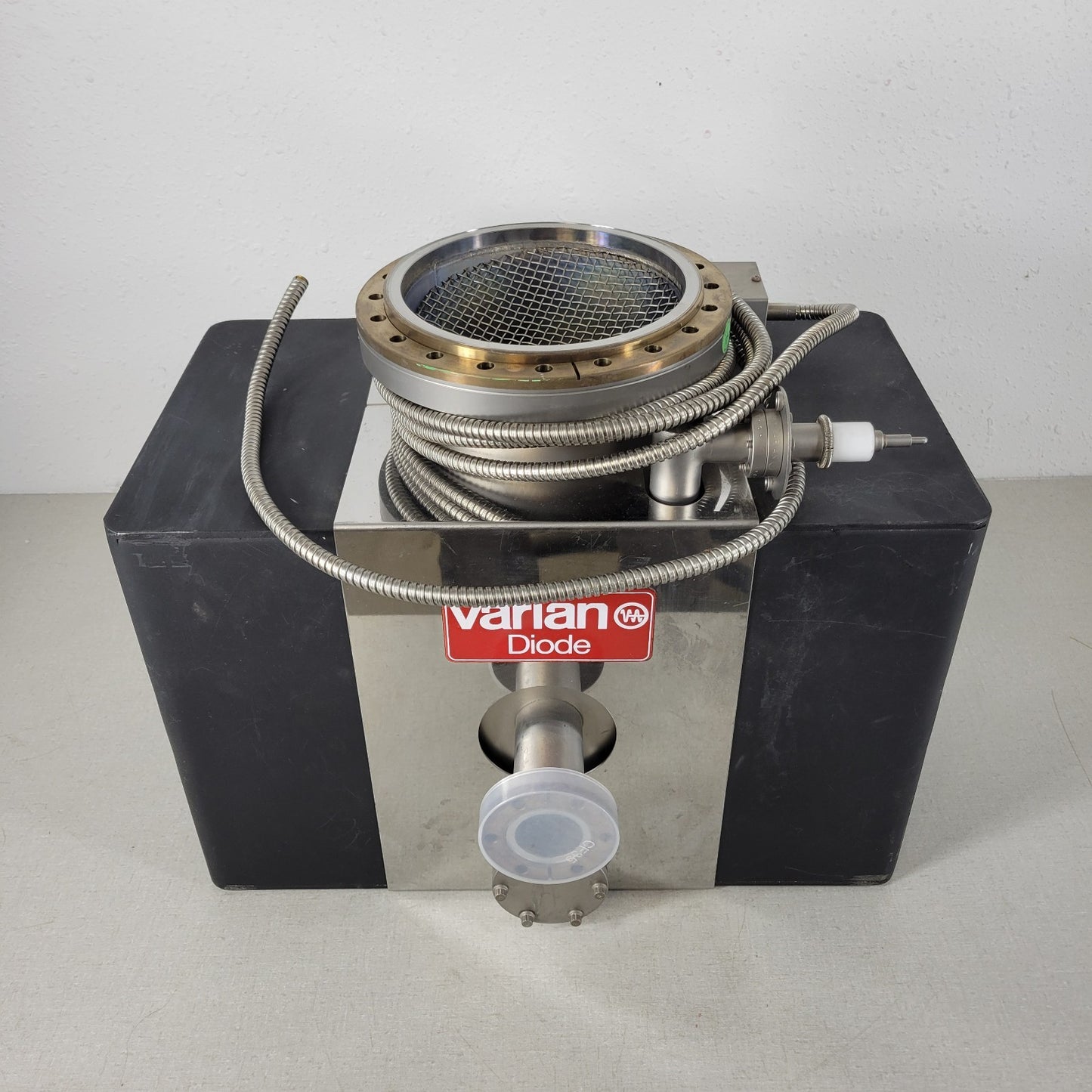 Agilant Varian 9191611M2000 VacIon 300 Diode Ion Pump DN160CF 8" Conflat UHV