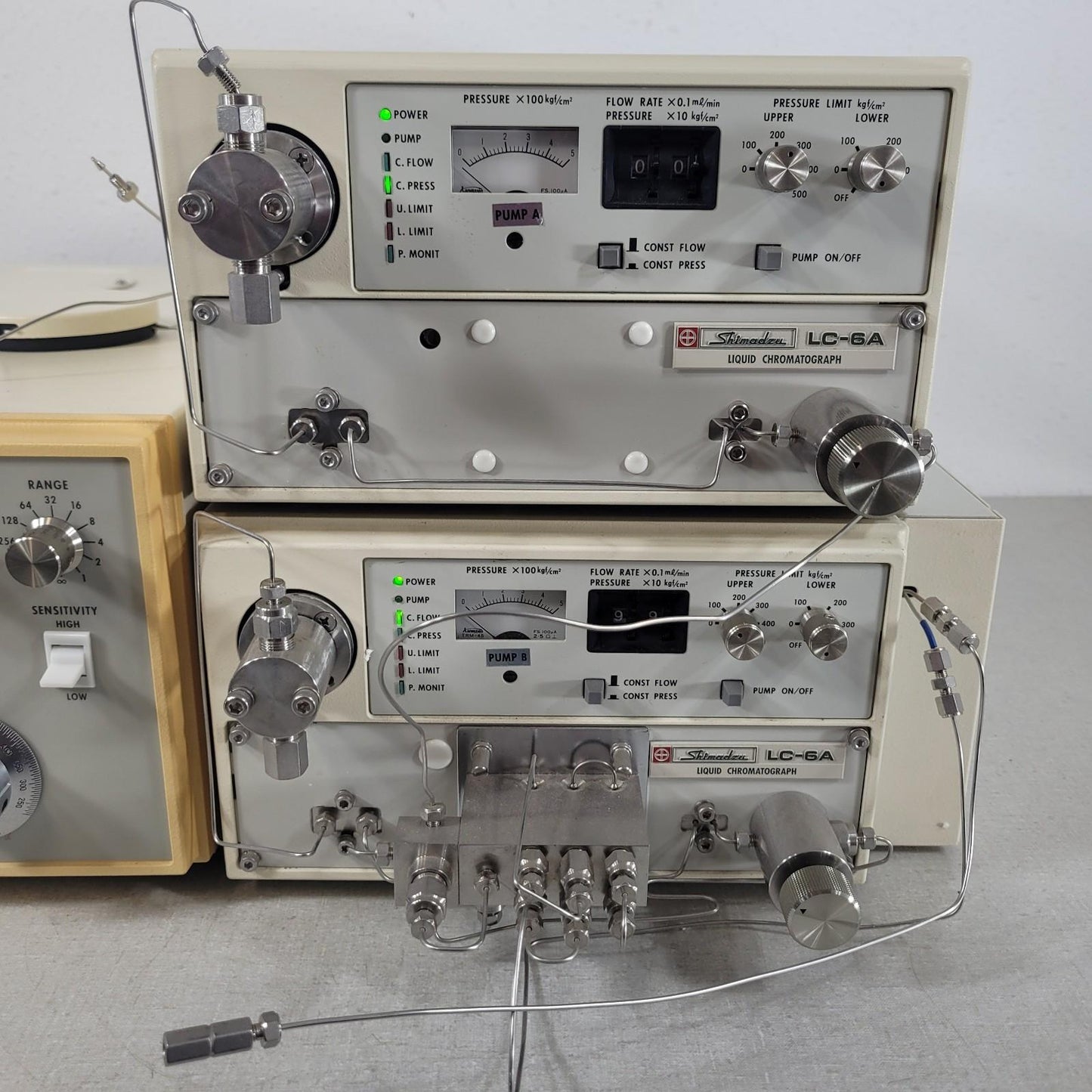 Shimadzu HPLC System Lot – RF-535 Fluorescence Detector with (2) LC-6A Pumps