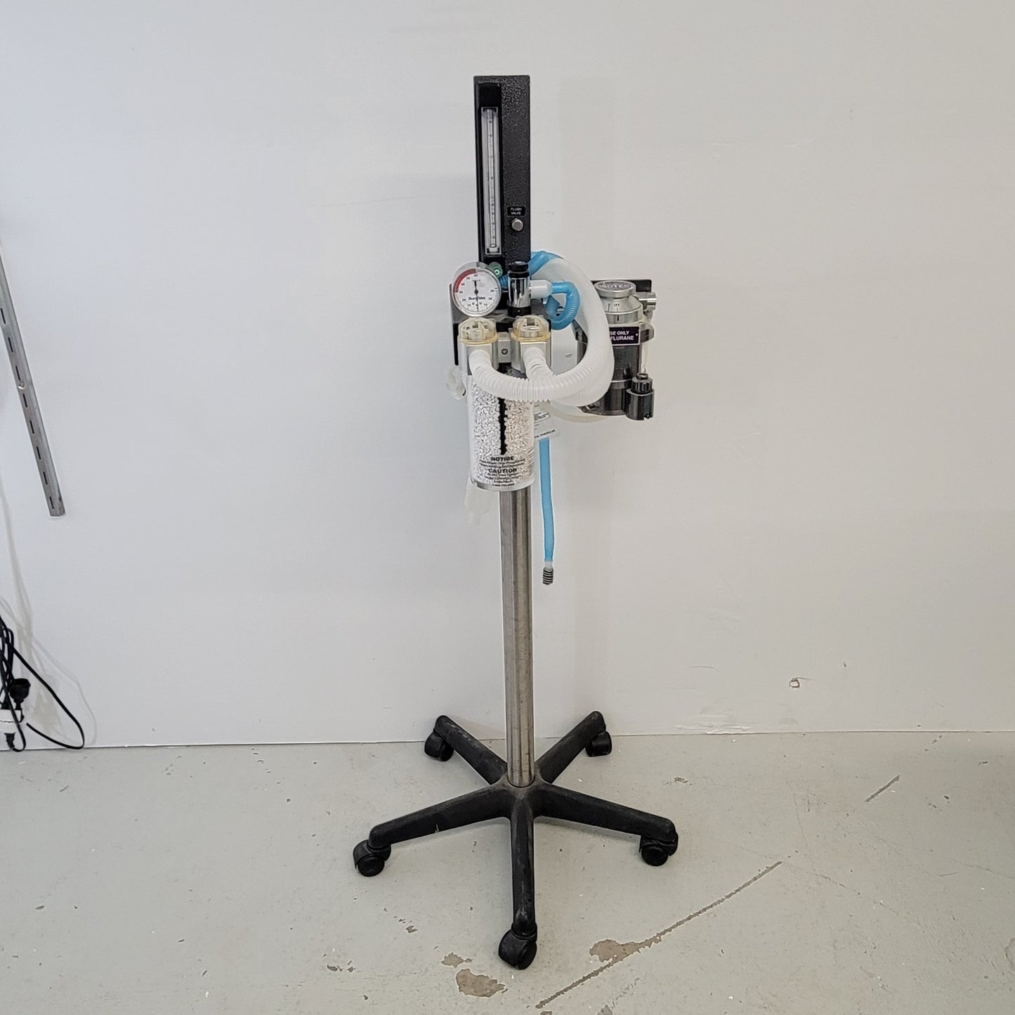 Isotec Classic T Isoflurane Vaporizer Small Animal Admin System w/ Tubing