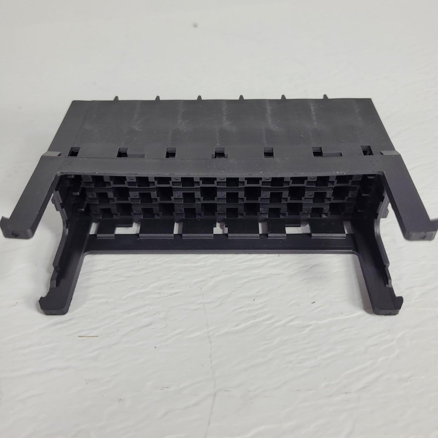 4 Units Aptiv Delphi 12177145 Automotive Mini Fuse Block Base 28 Fuse Black