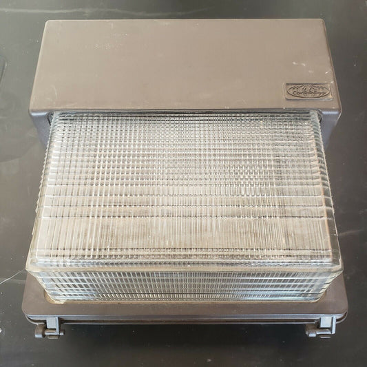 Hubbell Outdoor Lighting 100W 150W Perimaliter Pulse Start Wallpack
