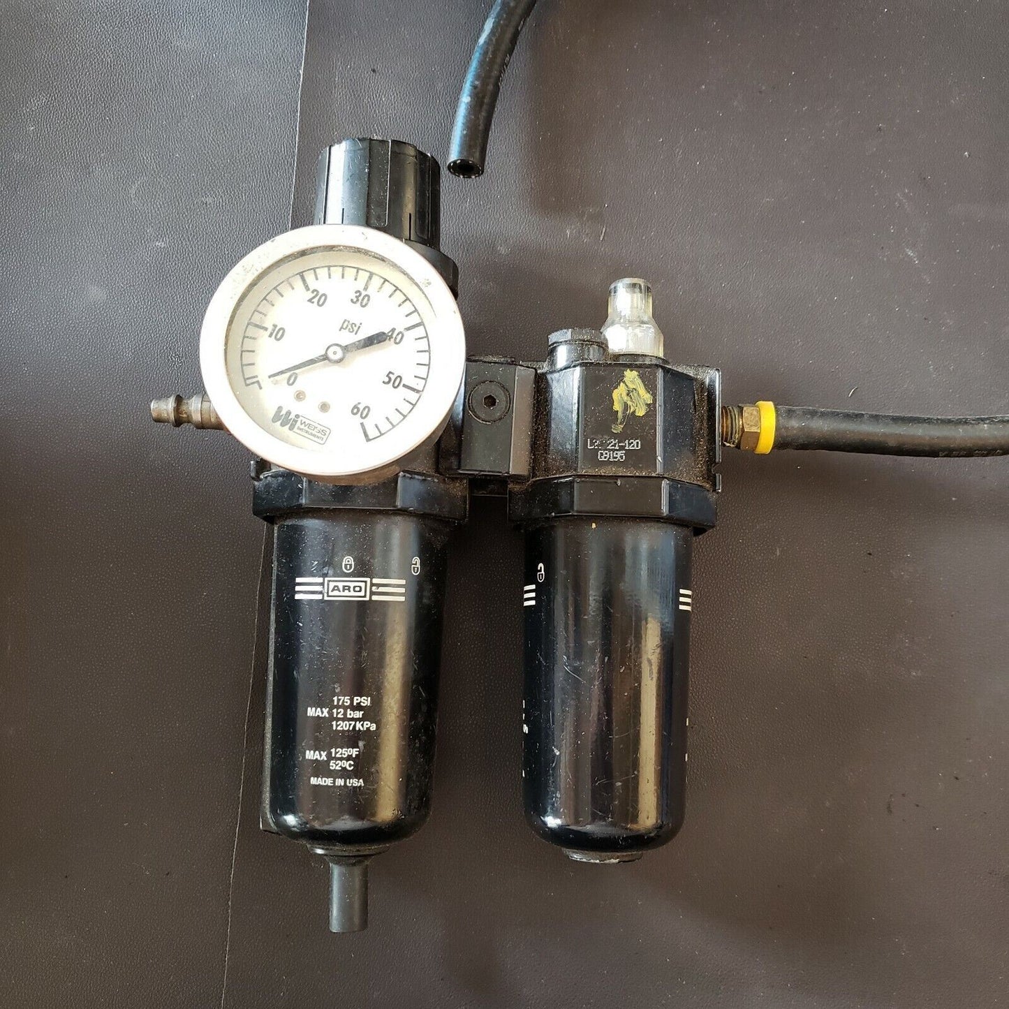 ARO P29221-120 Regulator Pneumatic with L26221-120 Air Lubricator and Gauge