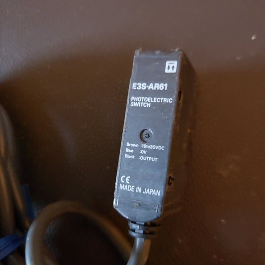 Omron E3S-AR61 Photoelectric Sensor E3SAR61