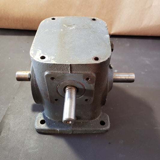 Gearbox 1:5 Ratio Split Axle Worm Tee