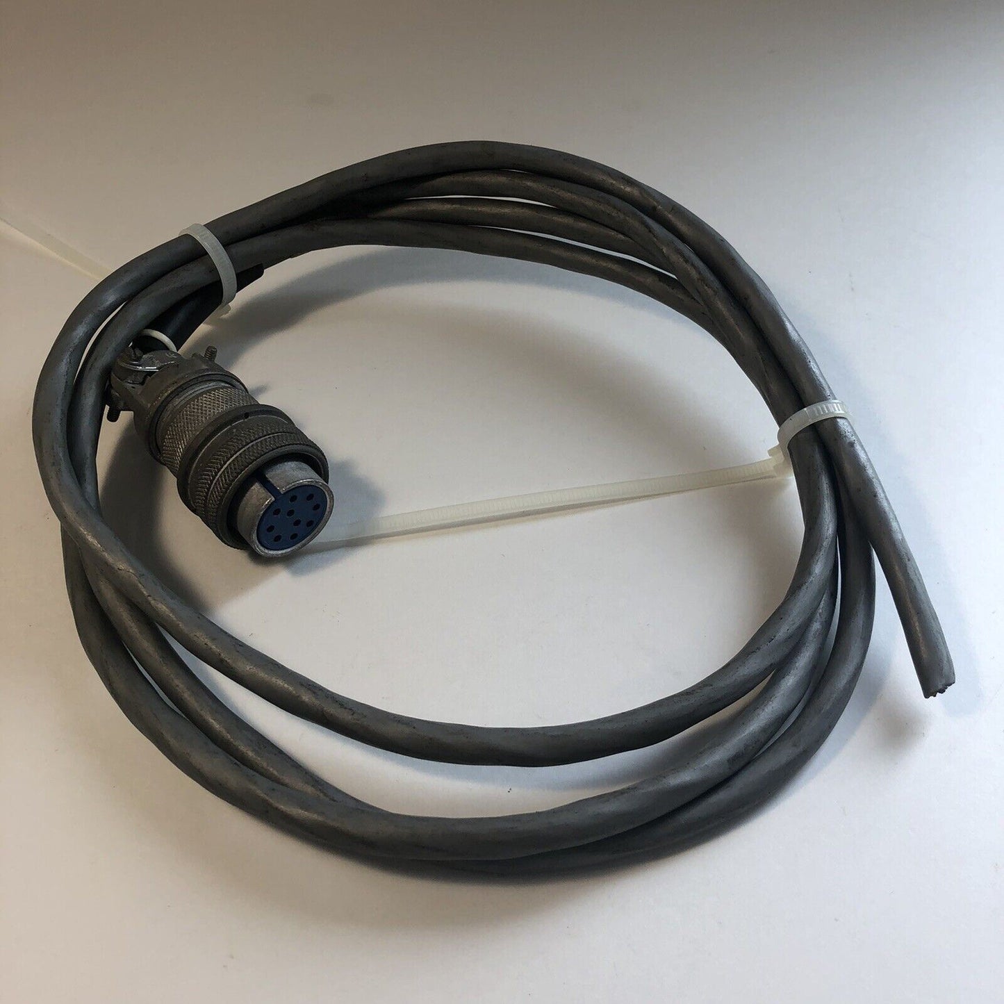 Amphenol 97-3051-101D 10-pin Connector With Cable