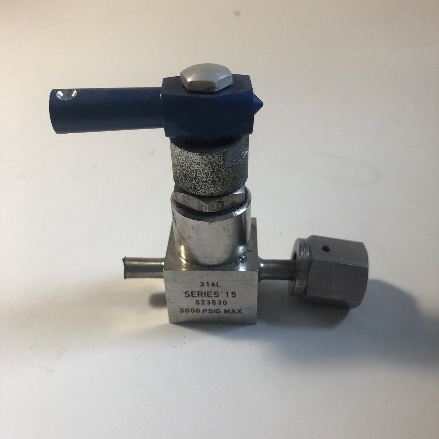 Parker 316L Series 15 Manual Valve 523530 3000 PSIG FVCR Female VCR