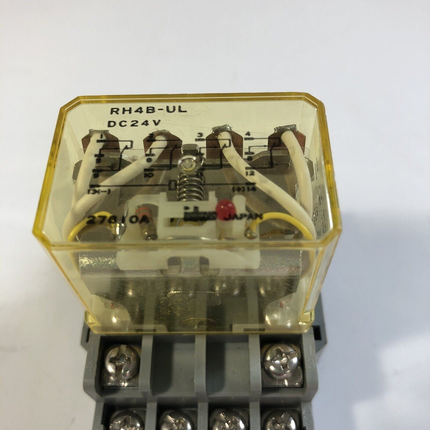 IDEC RH4B-UL Relay, DC24V w/ SH4B-05 Socket