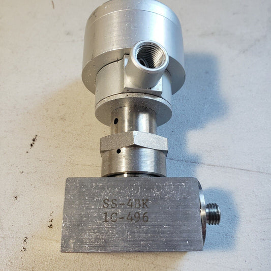 Nupro Swagelok SS-4BK-1C-496 Bellows Sealed Gasketed Valve Normally Closed