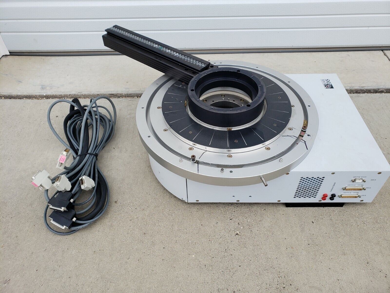 Bruker AXS D8 XRD Goniometer C79298-A3244-A20 w/ Encoder Cables and Li ...