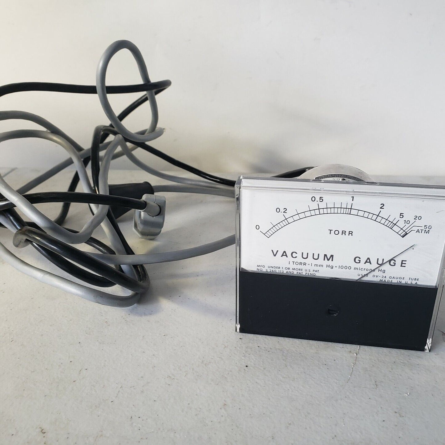 Teledyne Hastings EVH-3 Vacuum Gauge Torr 220 VAC DV-4 Compatible