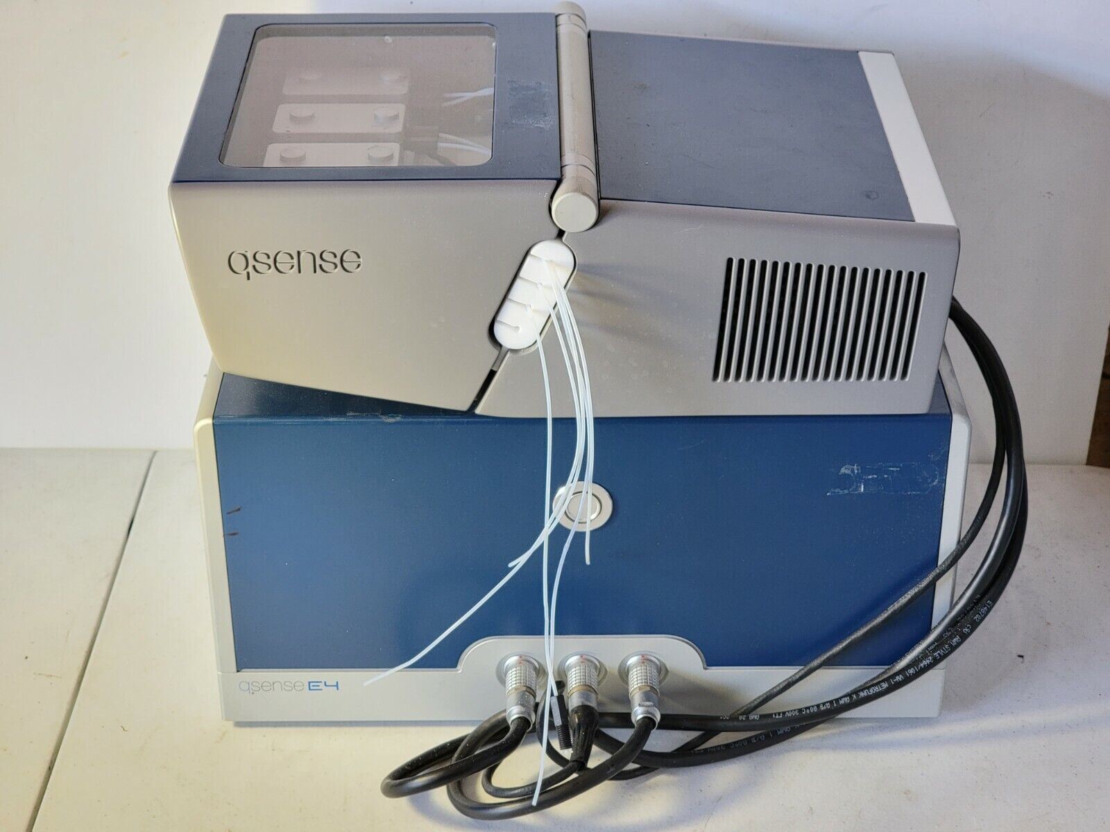 Biolin Q-Sense E4 Quartz Crystal Microbalance Surface Molecular Analys ...