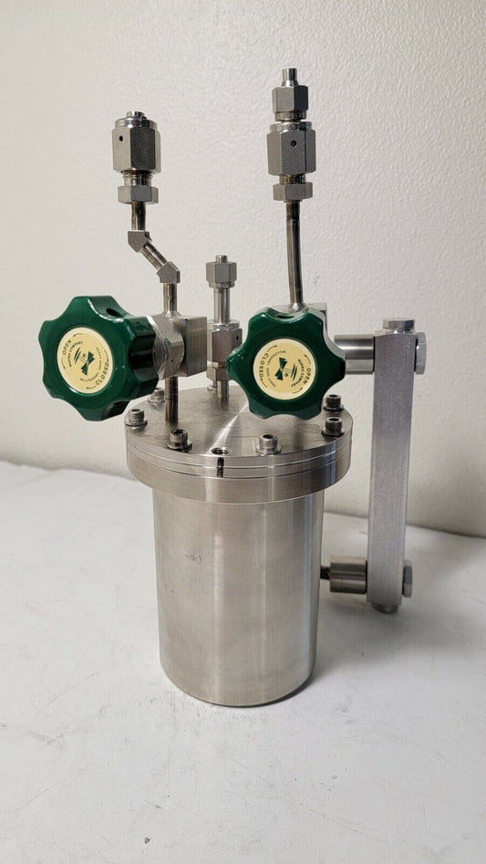 Large 1 Liter Chemistry Solvent Bubbler With Swagelok Valves And LDI Flowmeter