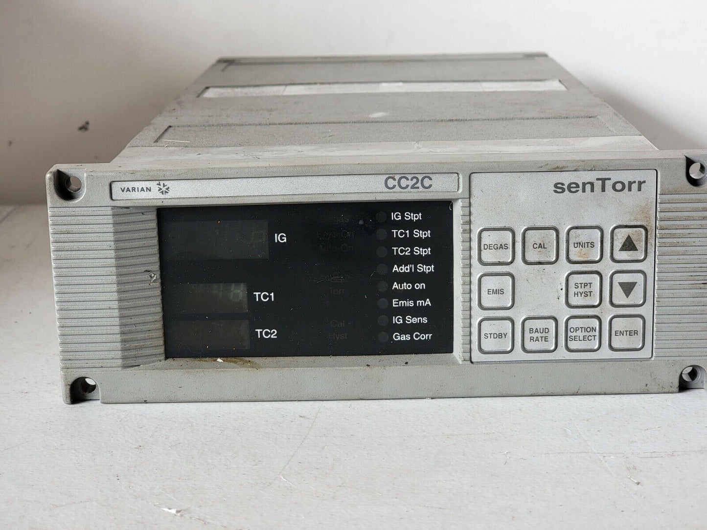 SenTorr CC2C L91213030000 Ion Gauge And Thermocouple Vacuum Gauge Controller