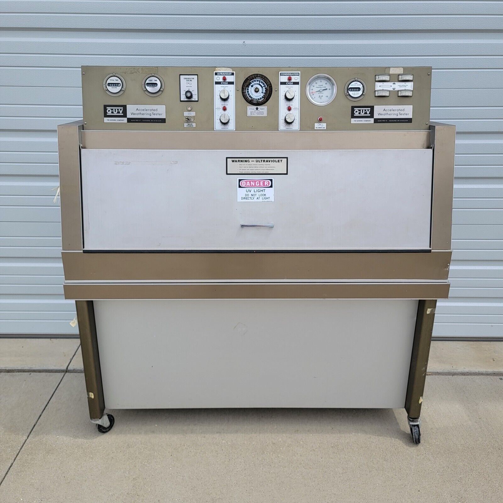 Q-Lab Q-Panel QUV Accelerated Weathering Tester Ultraviolet Condensati ...