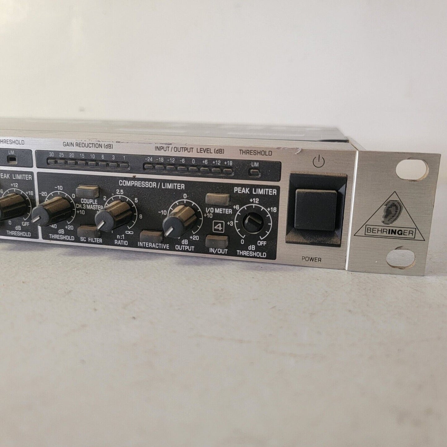 *For Parts* Behringer Multigate Pro Audio Interactive Quad Expander Gate XR 4400