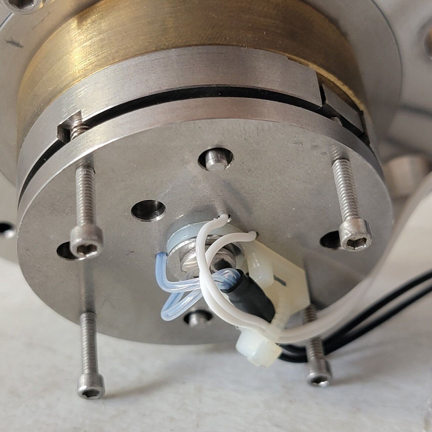 XPS Charged Particle Detector in DN50CF 3.375" CF Surface Charge Detector