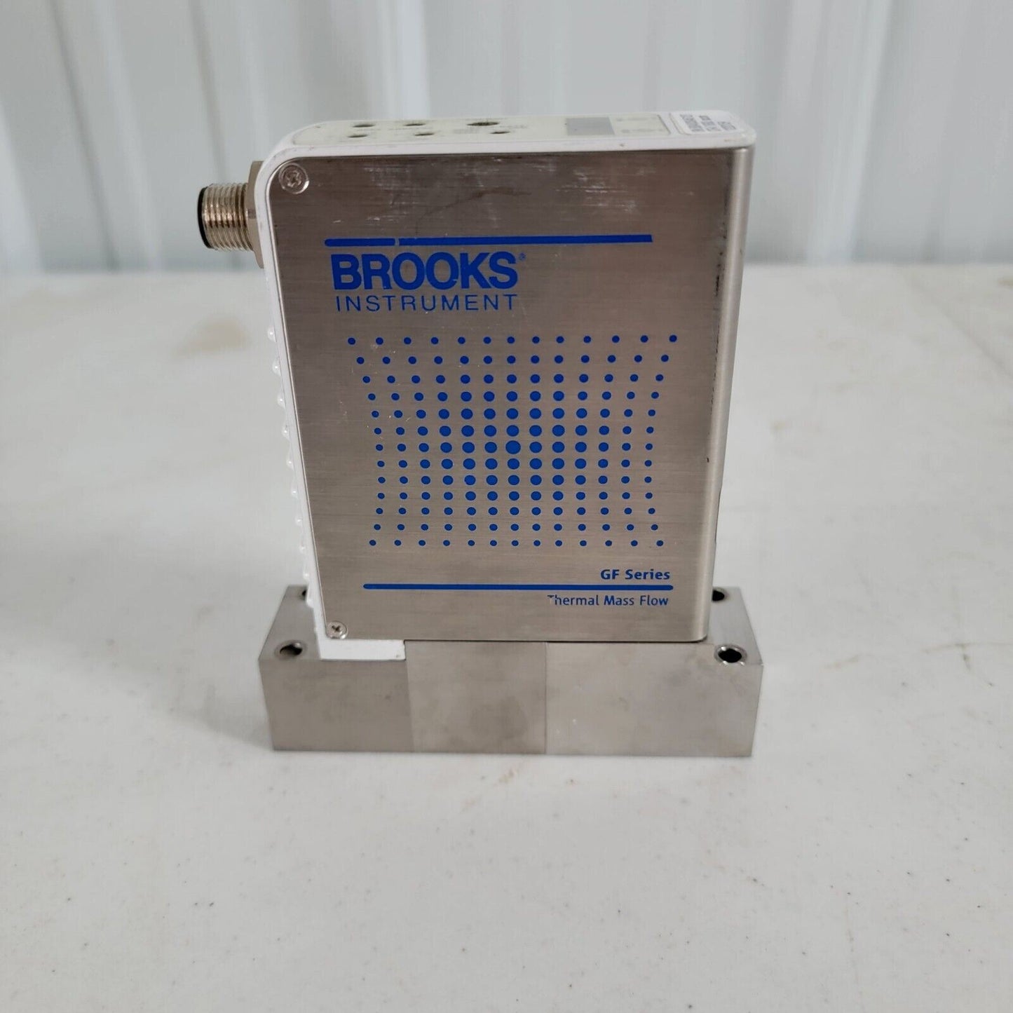 Brooks GF125C Thermal Mass Flow Controller N2 Nitrogen 2600 SCCM w/ Digital Set