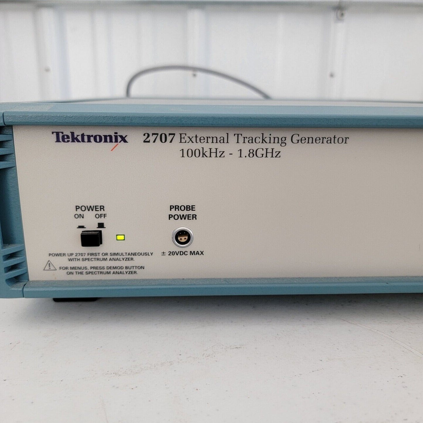 WORKS- Tektronix 2707 External Tracking Generator 100kHz-1.8GHz