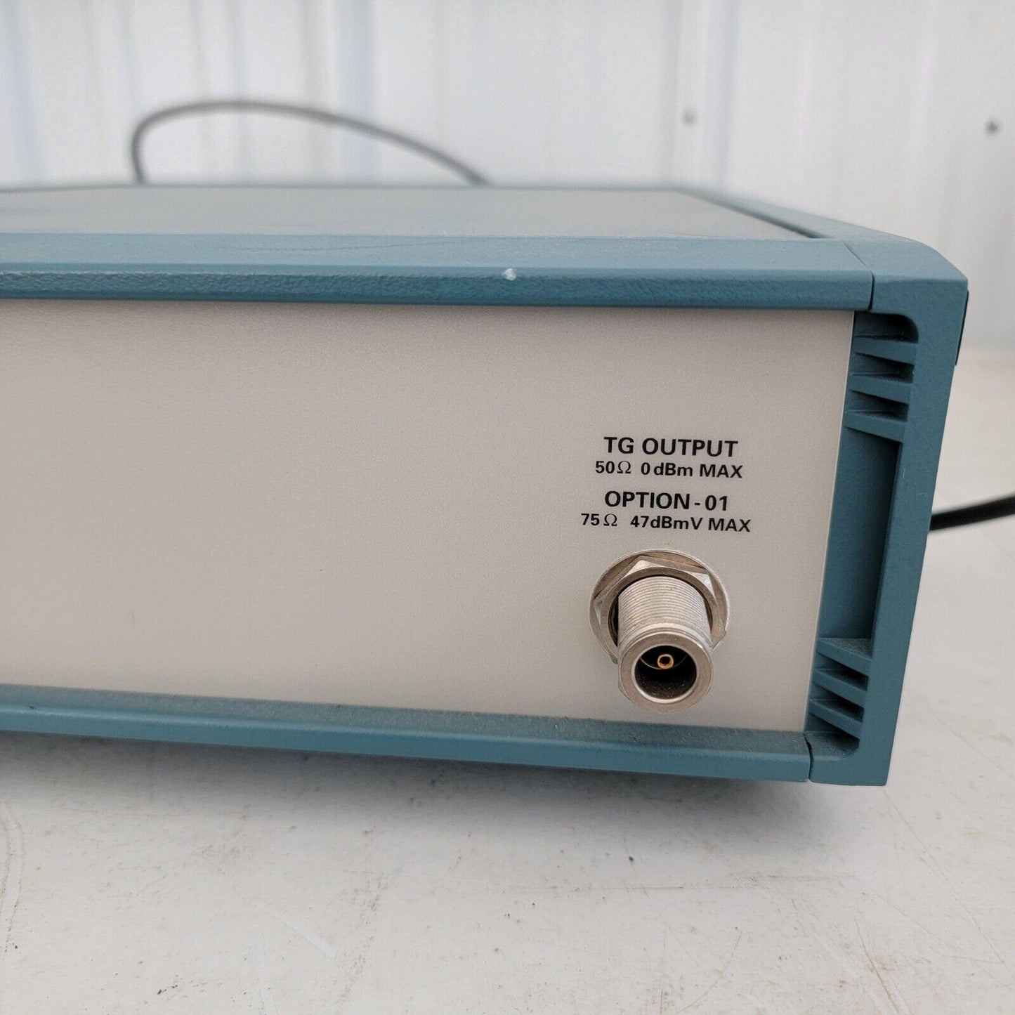 WORKS- Tektronix 2707 External Tracking Generator 100kHz-1.8GHz