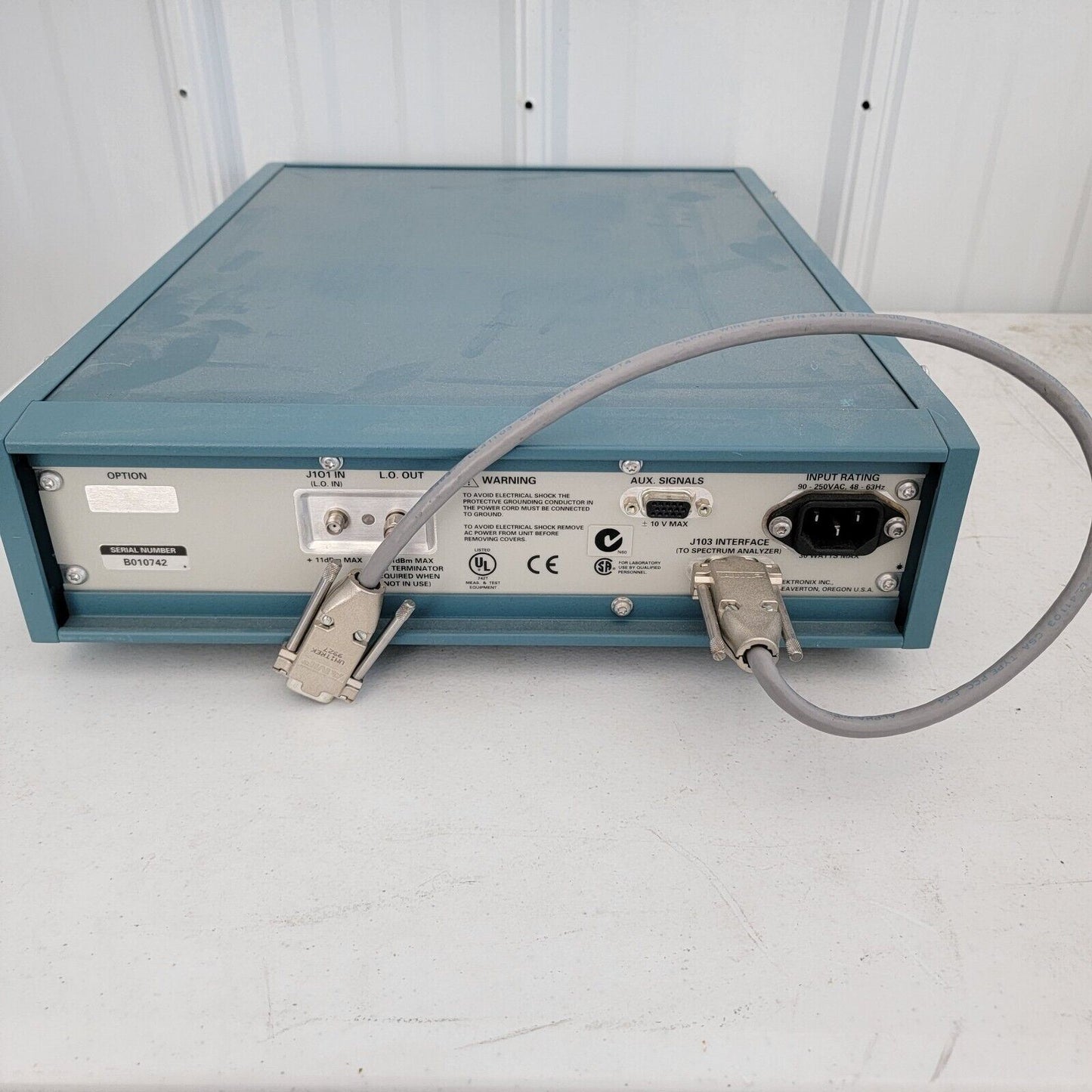 WORKS- Tektronix 2707 External Tracking Generator 100kHz-1.8GHz