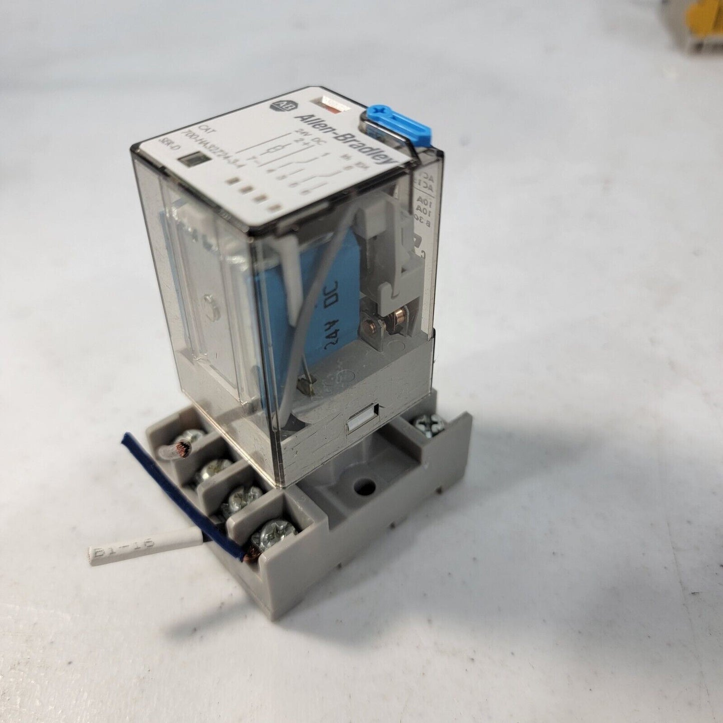 Allen Bradley AB ABB 700-HA32Z24-3-4 with 700-NH125 Rail Mount