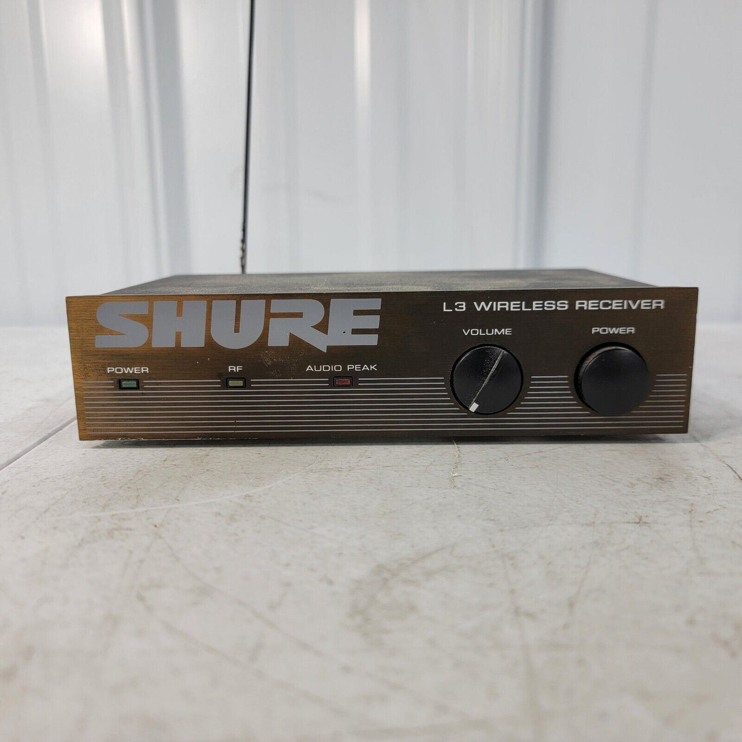 Shure L3-CH Diversity Receiver 186.600 MHz w/ Antenna