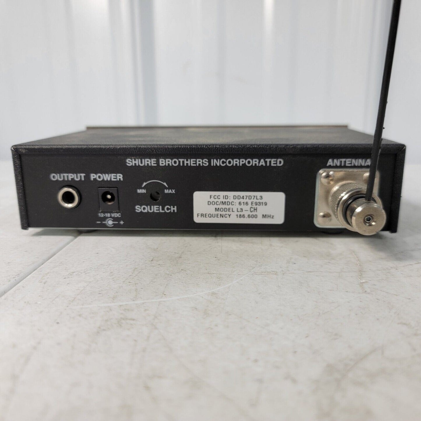 Shure L3-CH Diversity Receiver 186.600 MHz w/ Antenna