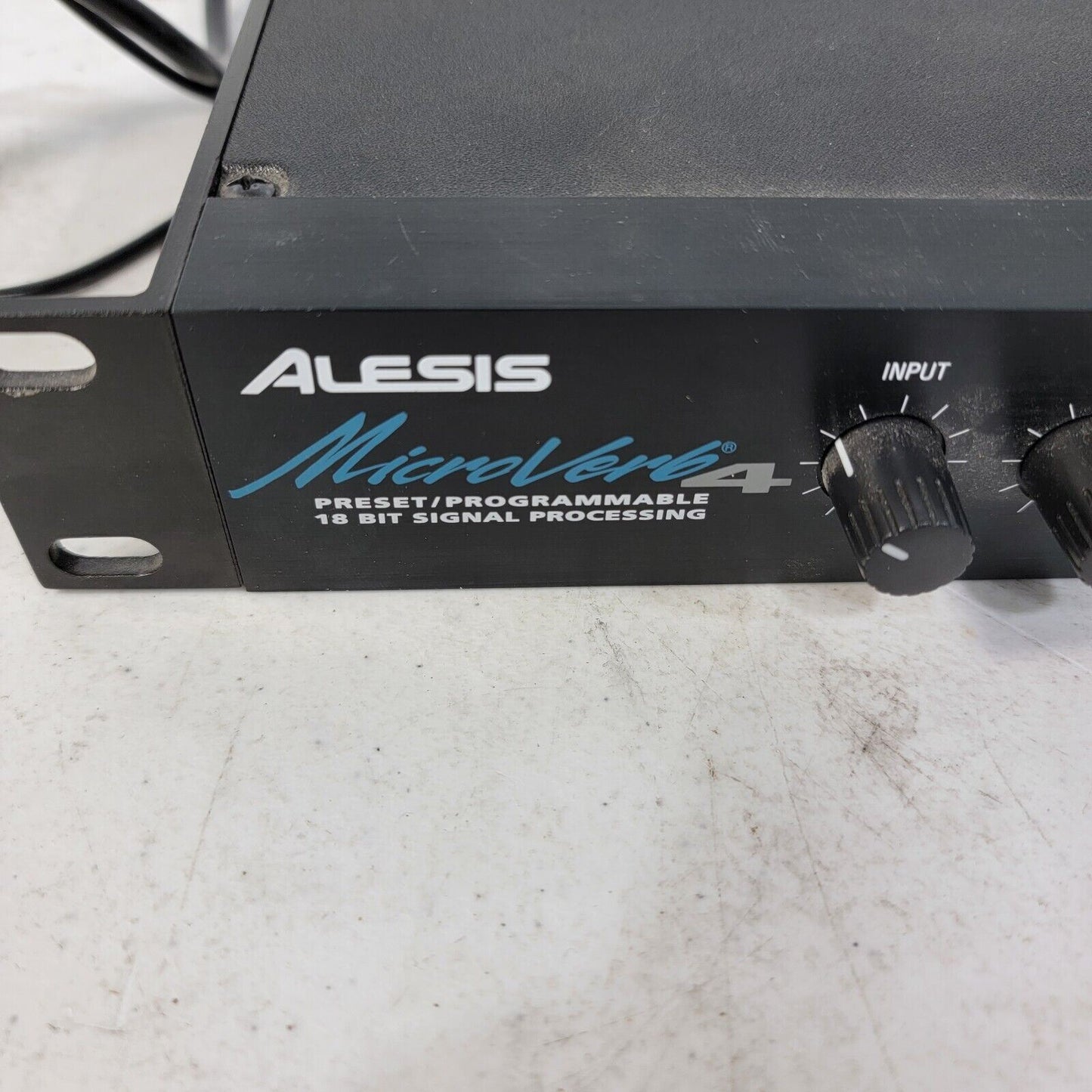 Alesis MicroVerb 4 (18-Bit) Guitar Rack Effects Processor & Power Supply