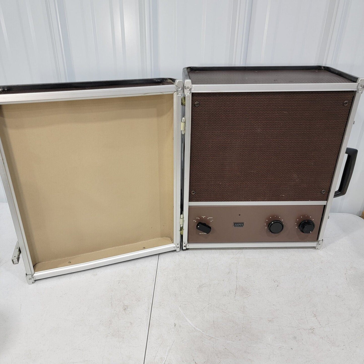 *Untested* Rare Vintage Ampex F2044 Suitcase Speaker