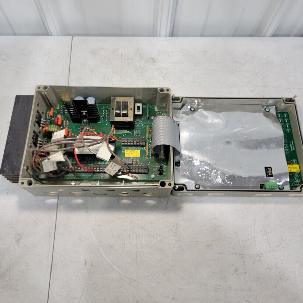 Pec Plus PEC Plus PhasOn Environment Control Panel Fans Heater Actuators Curtai ...