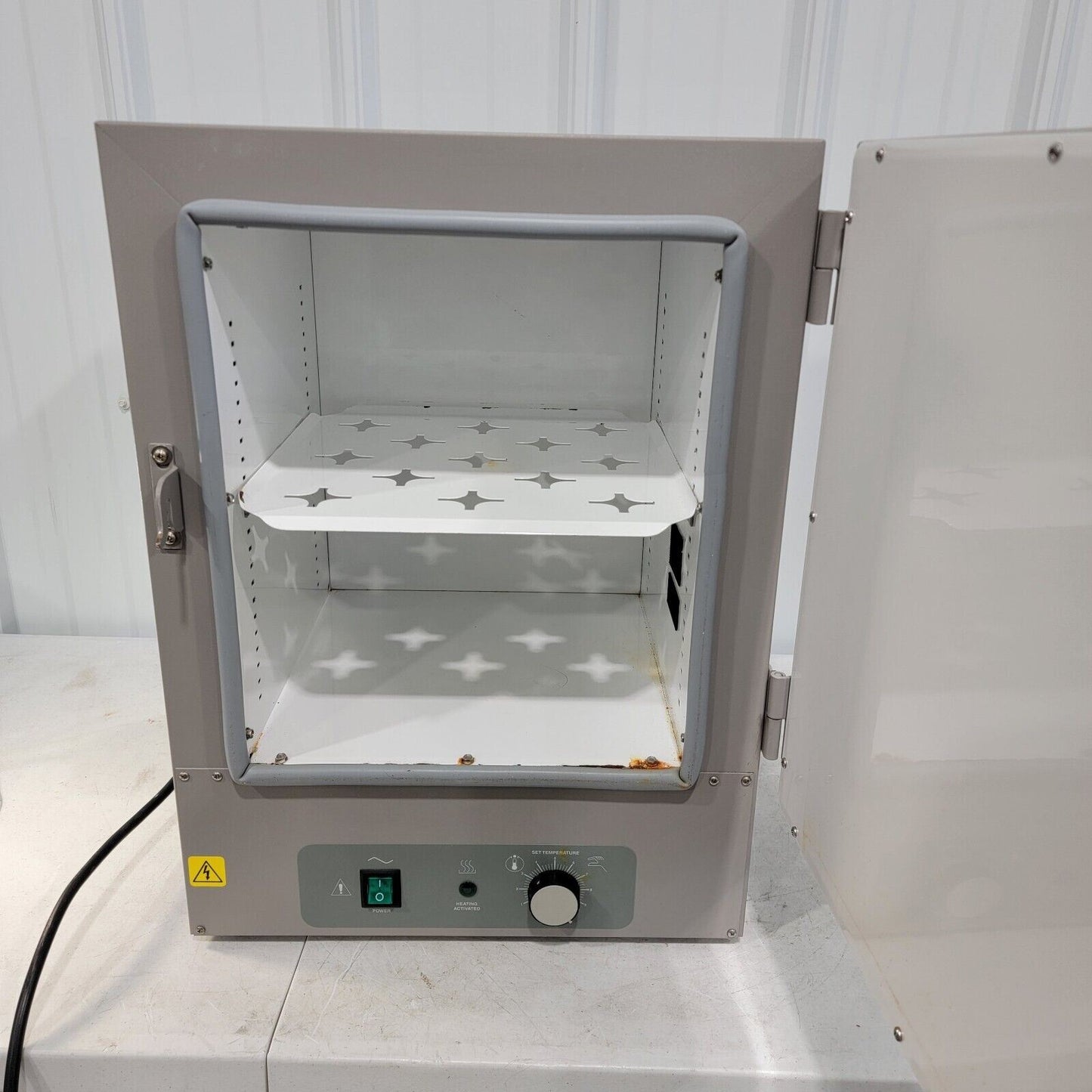 *Tested* VWR Scientific 1500E Lab Incubator 2-Shelf Ambient +5° to 70°C 120v