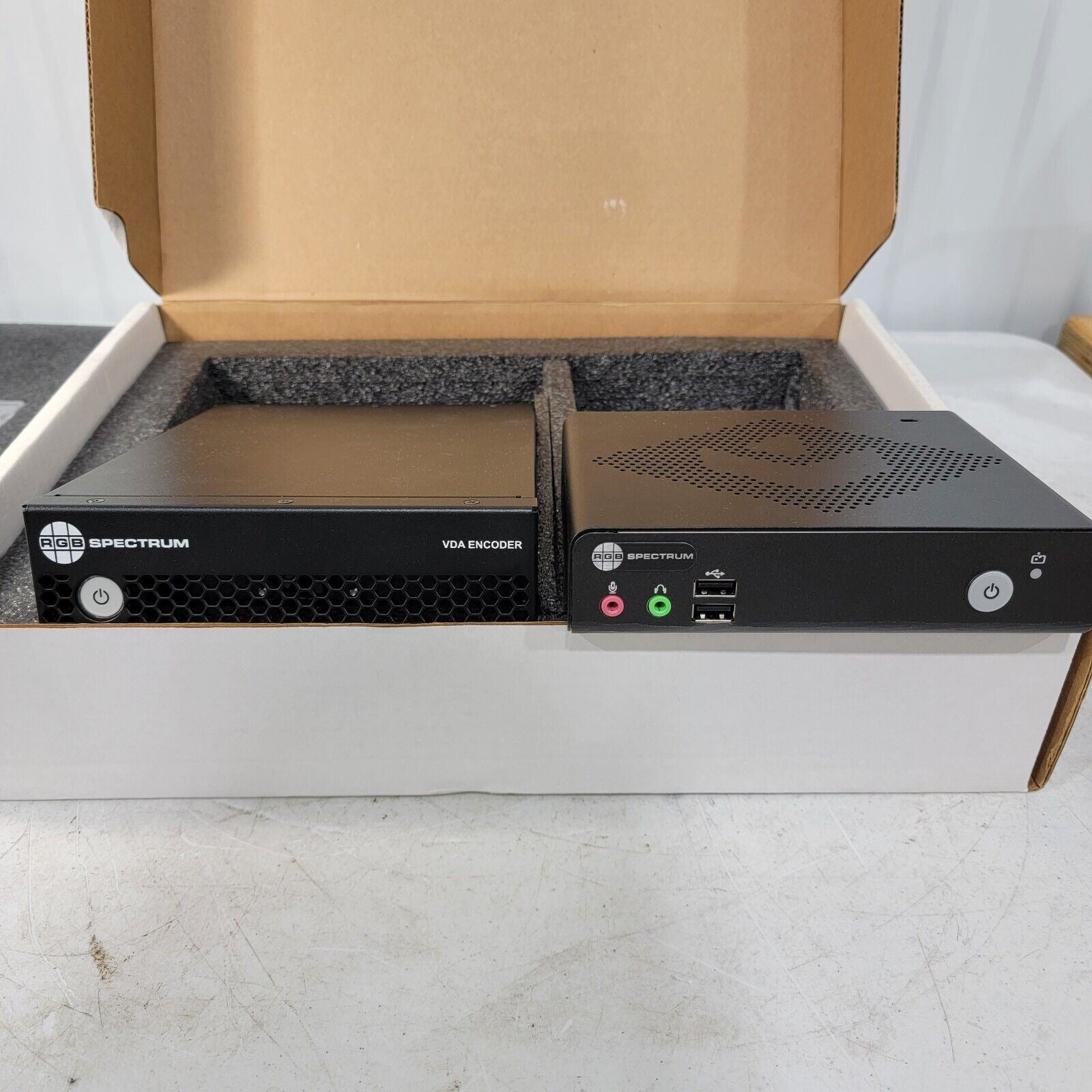 RGB Spectrum Video Desktop Adapter VDA Encoder VDA 102E + DVI Box w/ S ...