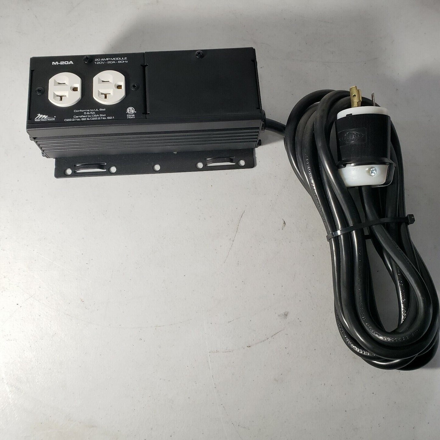 Middle Atlantic M-20A, 20A Raceway Module 120v w/ Power Cable