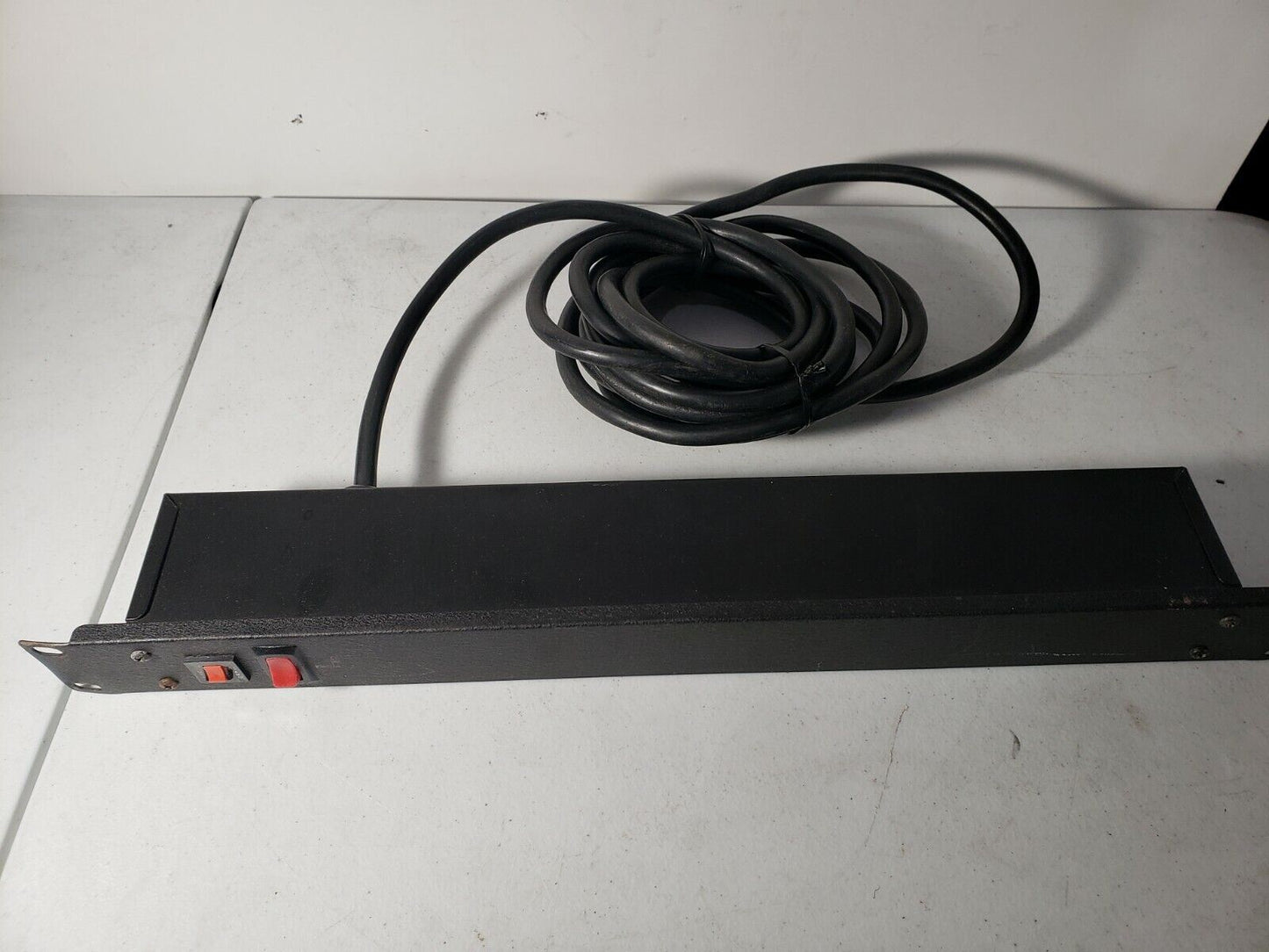 Wiremold 6 Outlet Power Distribution Strip J06B2B 15AMPS 60HZ 120 Volt ...