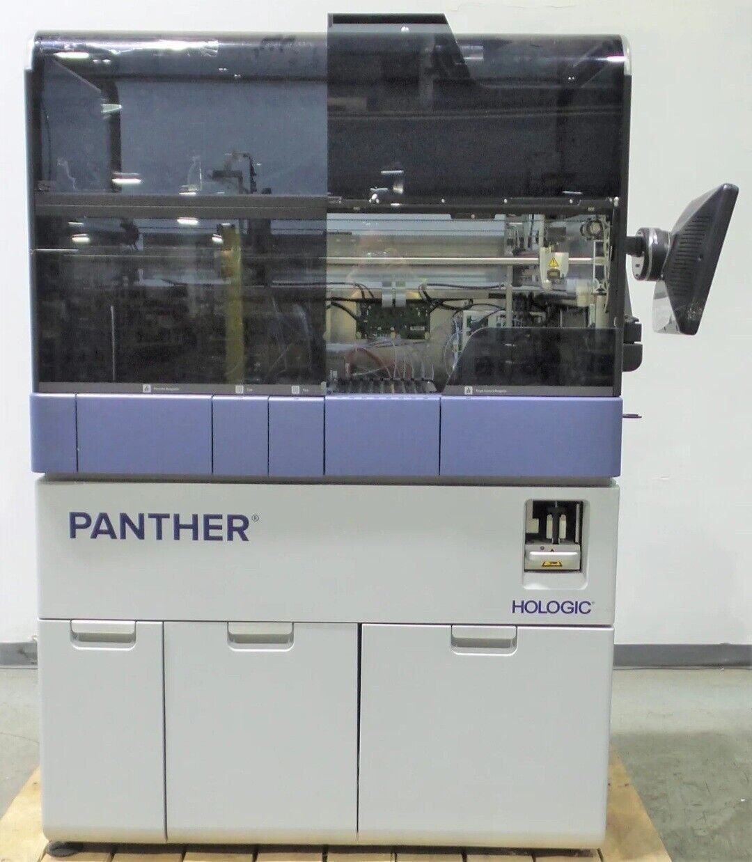 Hologic Panther Automated Assay Consolidation Molecular Testing System