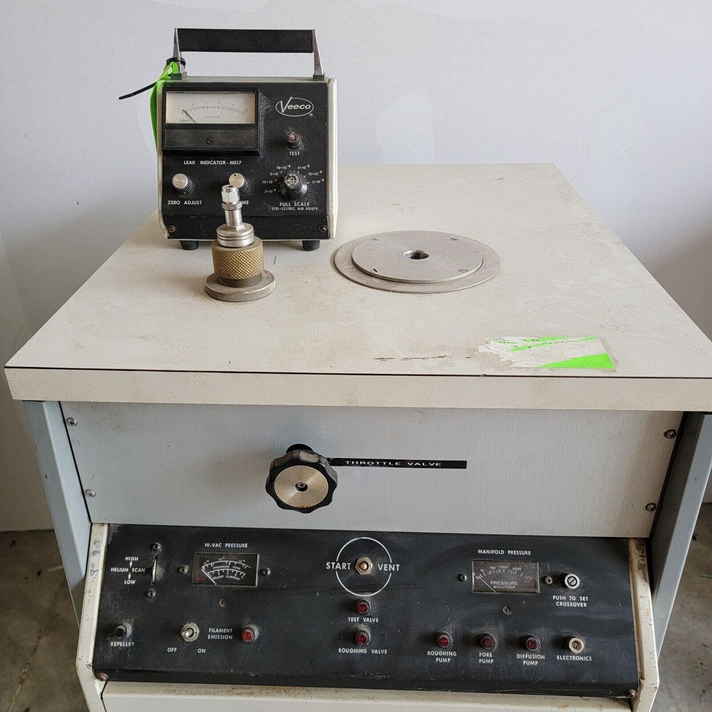 Complete Veeco MS-17-AB Leak Detector Spectrometer Cabinet