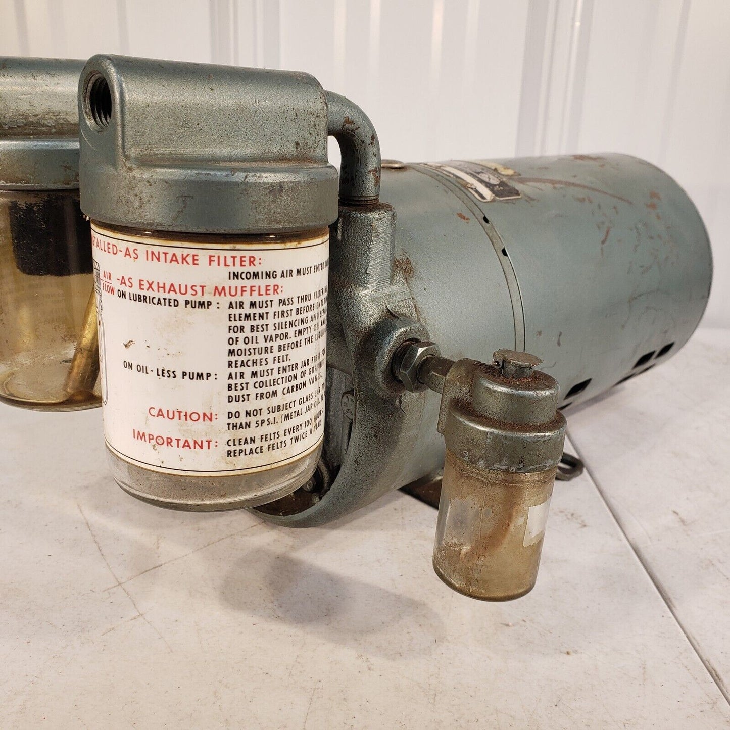 *Untested* GAST 0522-V3-G18D VACUUM PUMP GE 5KH38GG 1/4HP AC MOTOR